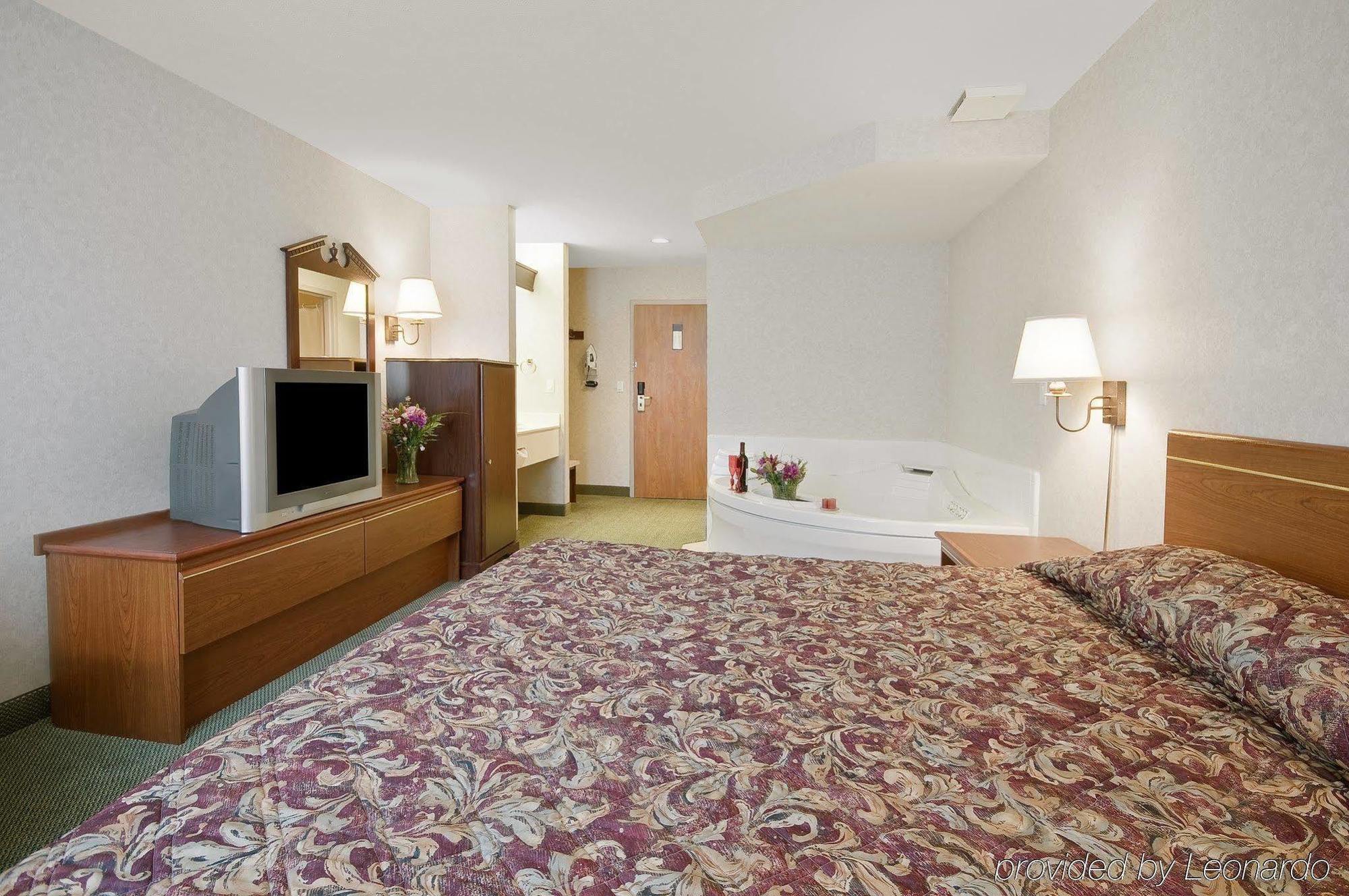 Americas Best Value Sandman Inn La Grande Room photo